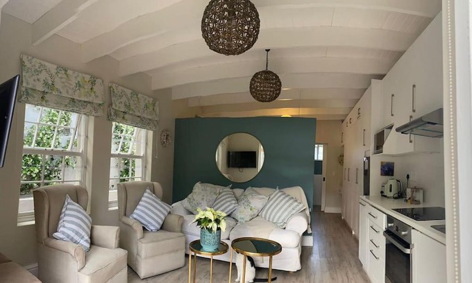 Newlands Apartamento | Gorgeous, private cottage in prestigious Newlands.