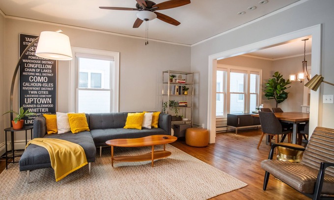Carag Casa | Gorgeous, Private Home! Walk Everywhere - Restaurants, Shops, Lakes!