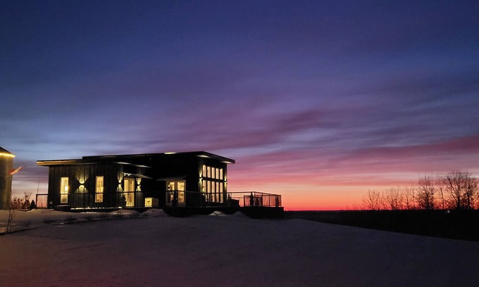 Batoche Casa | Gorgeous Private Vacation Home -Pool, Hot Tub, Sauna and View, Disc Golf Course