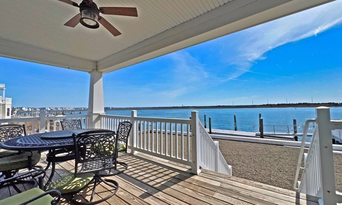 Cape May Court House Casa | Gorgeous Recently Renovated Bayfront Home with a Boatslip!