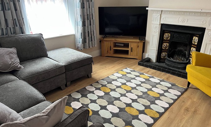 Dublin Casa | Gorgeous refurbished Victorian red brick property in heart of Dublin