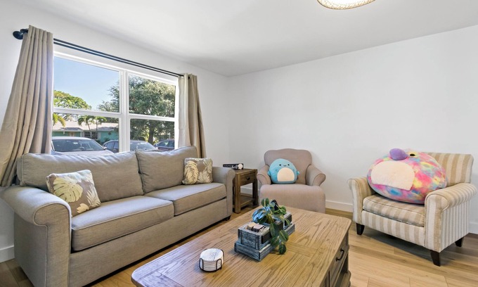 Iona Casa | Gorgeous relaxing 2BD Near Ft. Myers Beach