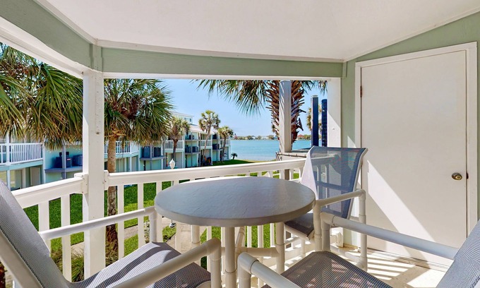Villa Sabine Condominio | Gorgeous Soundside Home close to everything and Beach Access