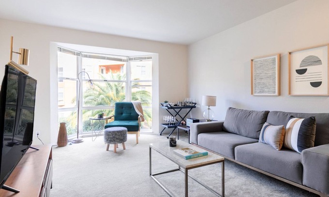 South Beach Apartamento | Gorgeous South Beach 2BR w/ Pool, Spa, nr. AT&T Park, by Blueground