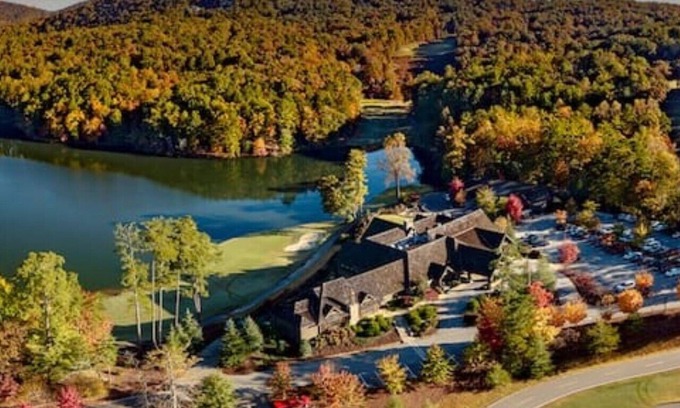 Big Canoe Cabina | Gorgeous Summer Home in Big Canoe!