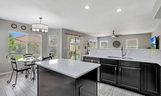 Mountain Vista Ranch Casa | Gorgeous SURPRISE GEM 2 Miles to Baseball Stadium