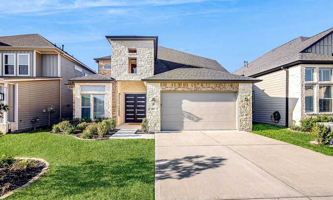 French Quarter Casa | Gorgeous Texas home with water views, high ceilings, balcony, streaming, & AC