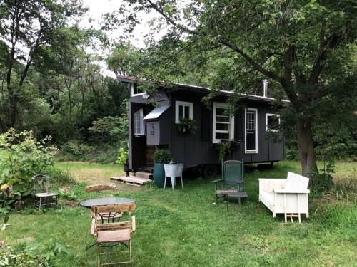 Argyle Casa | Gorgeous Tiny House Rental for a Glamping Getaway near Saratoga Springs in Upstate New York