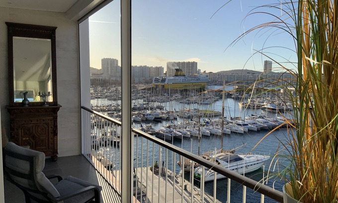 Toulon Apartamento | Gorgeous! Toulon Facing Sea-Port