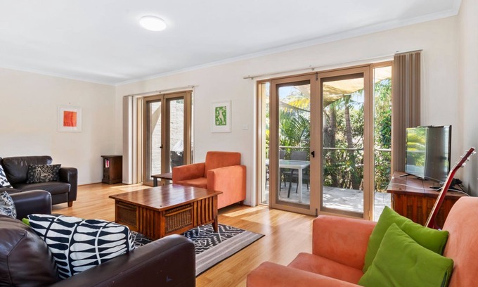 Long Beach Casa | Gorgeous townhouse perfect for a family escape