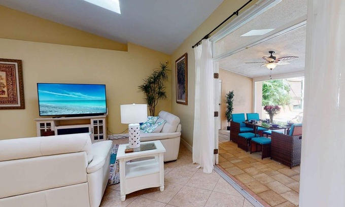 Bay Acres Casa | Gorgeous Updated Heated Saltwater Pool Home, WiFi, Dog Friendly, Kayak Launch & Park, Garage