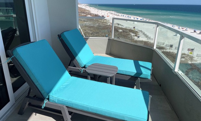Orange Beach Condominio | Gorgeous Upscale Remodel -LARGE 3 BEDROOM-Oceanfront Corner Condo - Dog Friendly