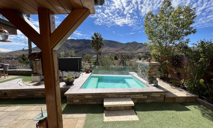 Agoura Hills Casa | Gorgeous view home with spool/jacuzzi~ VIEWS~ Private~ BBQ delight