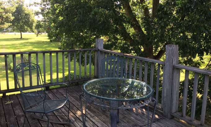 Lake Village Apartamento | Gorgeous view of Lake Chicot from 2nd Story Balcony!