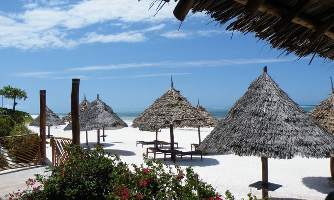 Pwani Mchangani Casa | Gorgeous Villa with Private Beach, Seafront