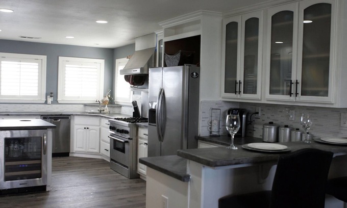 Discovery Bay Casa | Gorgeous Waterfront Home with Hot Tub