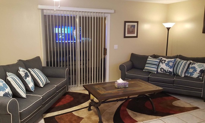 Lady Lake Casa | 🧡Gorgeous Waterfront Oasis In Heart of The Villages 2 BR, 2 BA