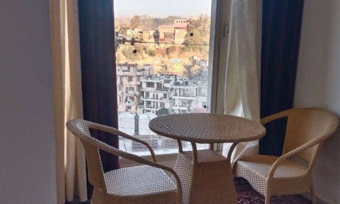 Solan Hotel | Goroomgo Himalayan Guest House Solan