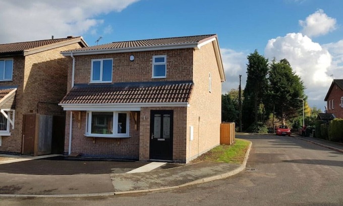 Leicester Casa | ❤Gorse House❤ modern clean, relaxing with garden.
