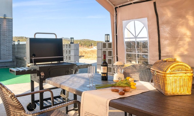 Goseong Casa | Goseong Hoostay Caravan Pension