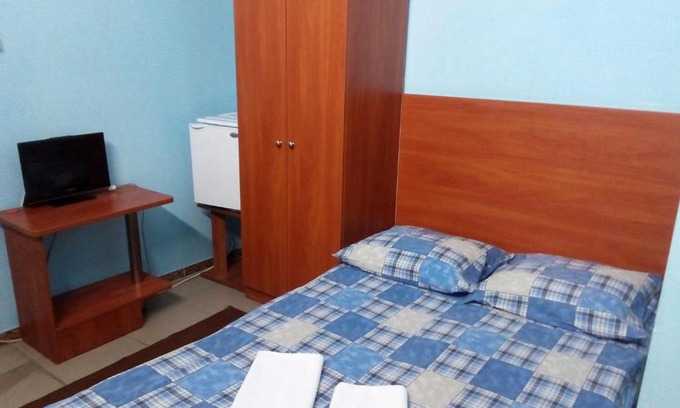 Zavodskoy District Hotel | Gostinitsa Chizhovka