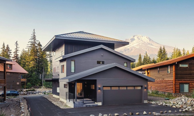 Government Camp Casa | Government Camp home with unbeatable views of Mt Hood & a sauna!