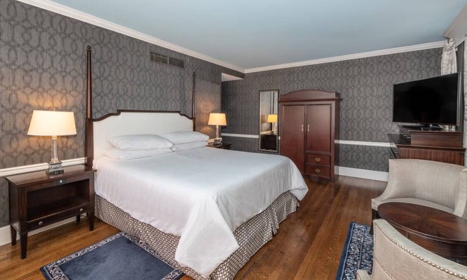 Historic District Hotel | Governor Calvert Historic King at Historic Inns of Annapolis