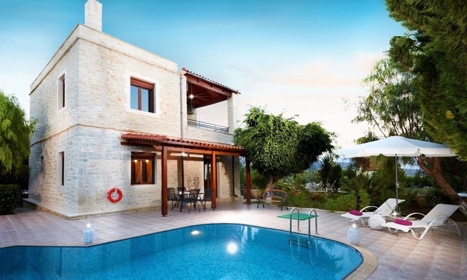 Loutra Casa | Elegante villa con vistas al mar con piscina privada y barbacoa - disCrete Villa Loutra