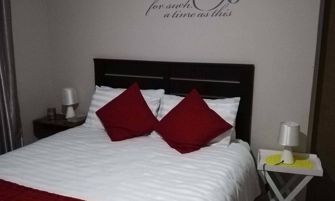 Komani Cama Y Desayuno | Gracehouse B&B