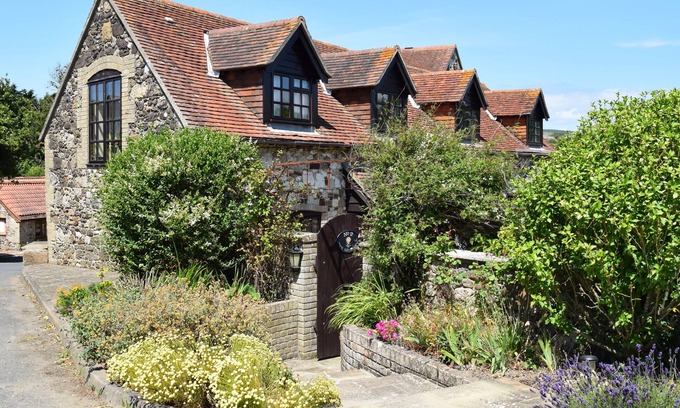 Brighstone Cabaña | Grado II listado casa al revés | jardín privado | cerca del mar y pueblo