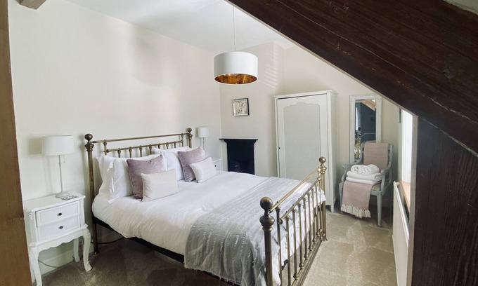 Chester Cabaña | Grado II, 30 Overleigh Road, Handbridge, Chester