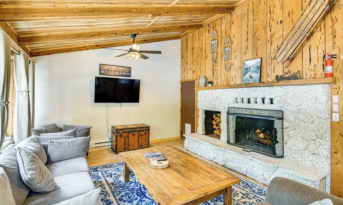 Graeagle Cabina | Graeagle Vacation Rental Cabin w/ Game Room!