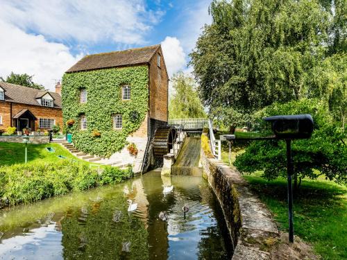 Broughton Hackett Casa | Grafton Mill