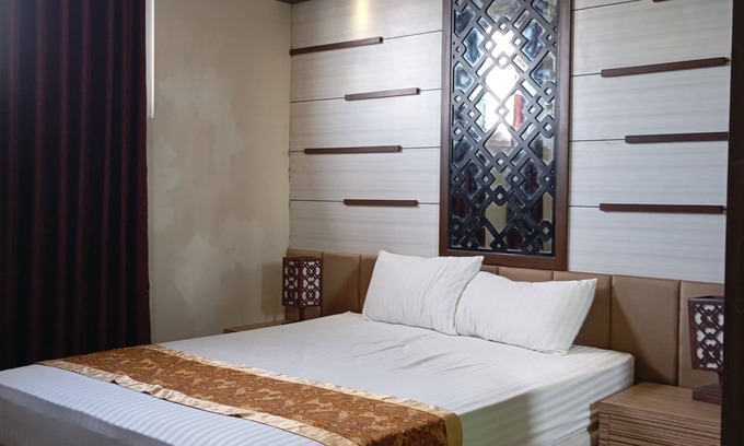 Laweyan Hotel | Graha Laweyan Solo