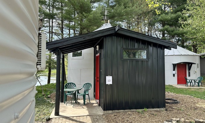 Orange Prairie Cabaña | Grain Bin Cottage 10