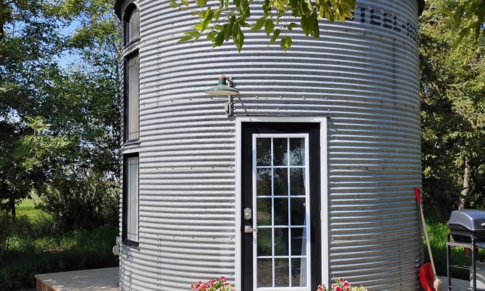Picture Butte Casa | Grainbin converted into cozy house.