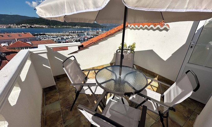 Muros Apartamento | Gran Ático Dúplex Centro Muros. Terraza con Vistas