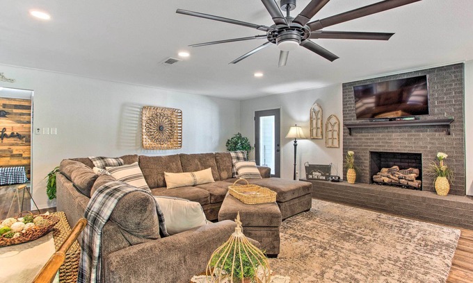 Sulphur Bluff Casa | 'Gran's Getaway' - Peaceful Texas Retreat