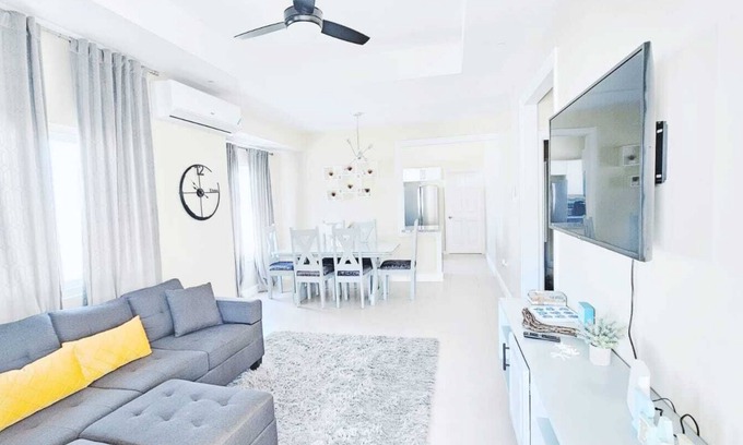 Lucea Casa | Grand 180° Sea View OceanPointe