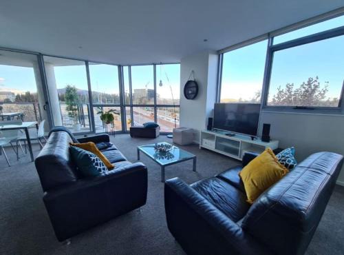 City West Apartamento | Grand 2BR between ANU and City - Hosted by Canstay