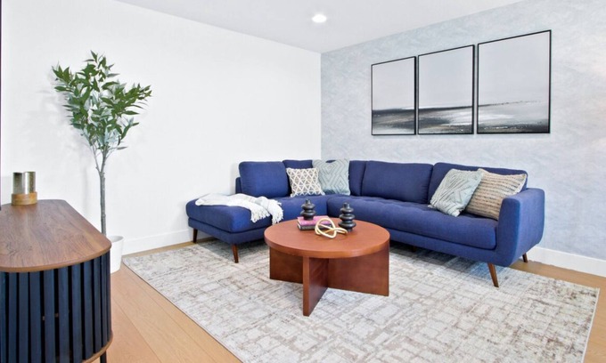 Alhambra Casa | Grand 4BR Stay + EV Charger + Game Room #TravelSGV