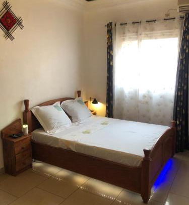 Yaounde Apartamento | Grand Appartement à essos mobile