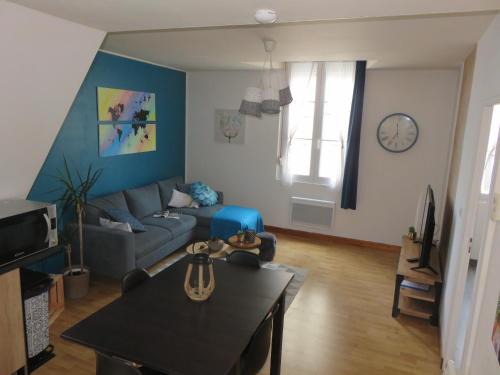 Thouars Apartamento | Grand appartement chaleureux