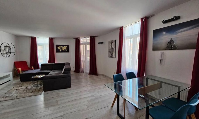 Ghlin Apartamento | Grand Appartement cosy et lumineux