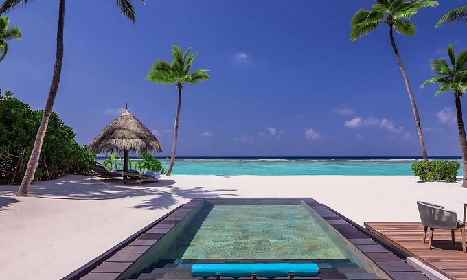 Reethi Rah Hotel | Grand Beach Villa at One&Only Reethi Rah , Private Beach!