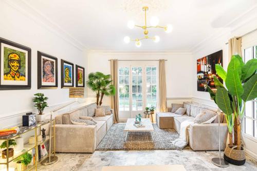 Meudon Apartamento | Grand & Classy Apartment with Private Garden, Villa des Ammonites