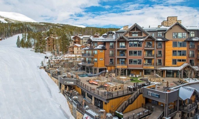Peak 8 Complejo | Grand Colorado SUITE Ski-In/Ski-Out, Sleeps 4 Available 3/23-3/29/25