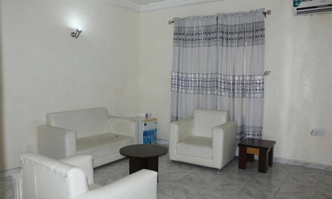 Uyo Hotel | Grand Decent Hotel and Suites