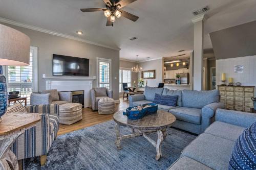 Crystal Shores Casa | Grand Destin Getaway - Walk a Block to the Beach!