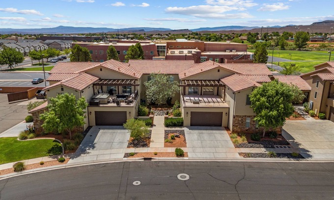 Santa Clara Casa | Grand Elite Retreat - 2 side by side units, sleeps 62! Pool, Hot Tub, Resort.